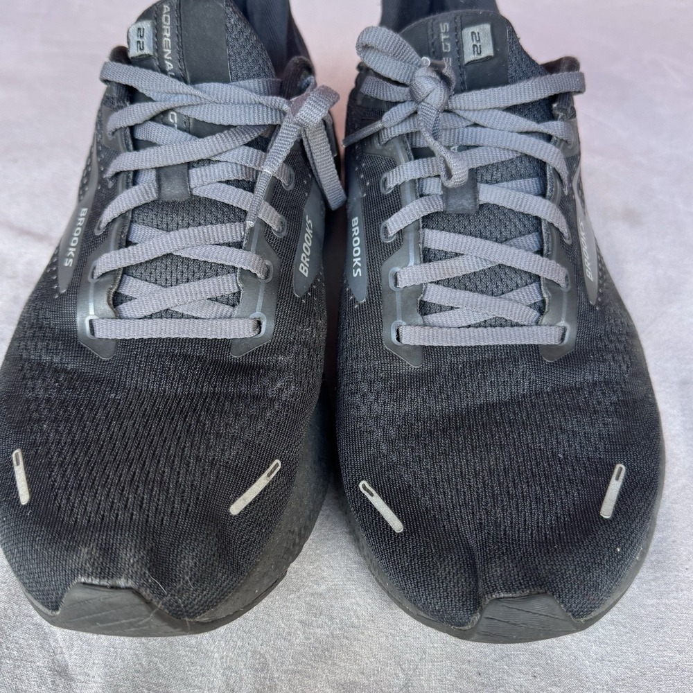 Size 11 - Brooks Adrenaline GTS 22 Men Shoes Sneakers Black Ebony 1103661D020‎ - Picture 4 of 11